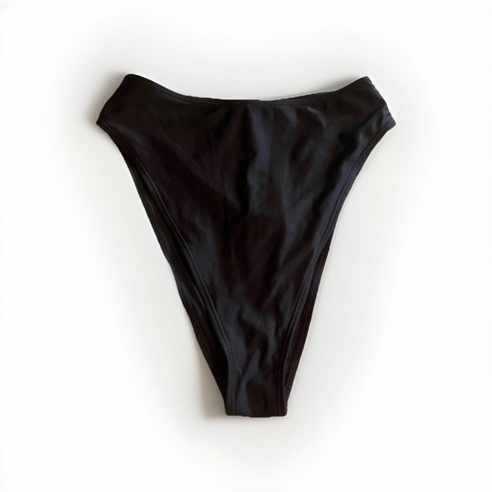 Pretty little thing Black High-Waisted Bikini Bottom
